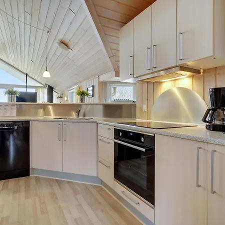 In With Kitchen Hovborg