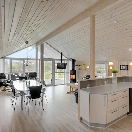 In With Kitchen